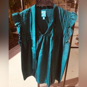 Woman’s sleeveless silk top